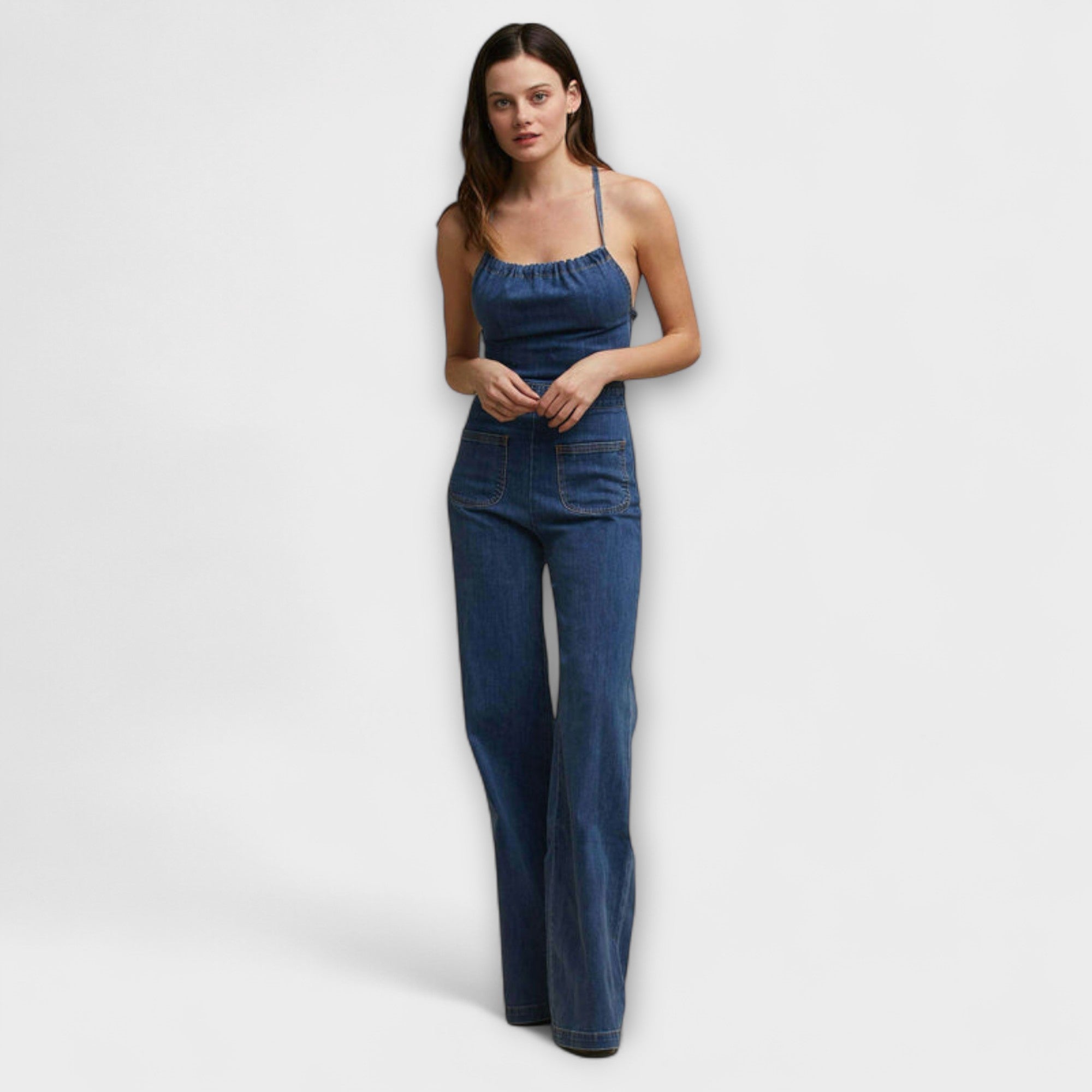 Julie - Denim jumpsuit med vide ben og knytedetalj