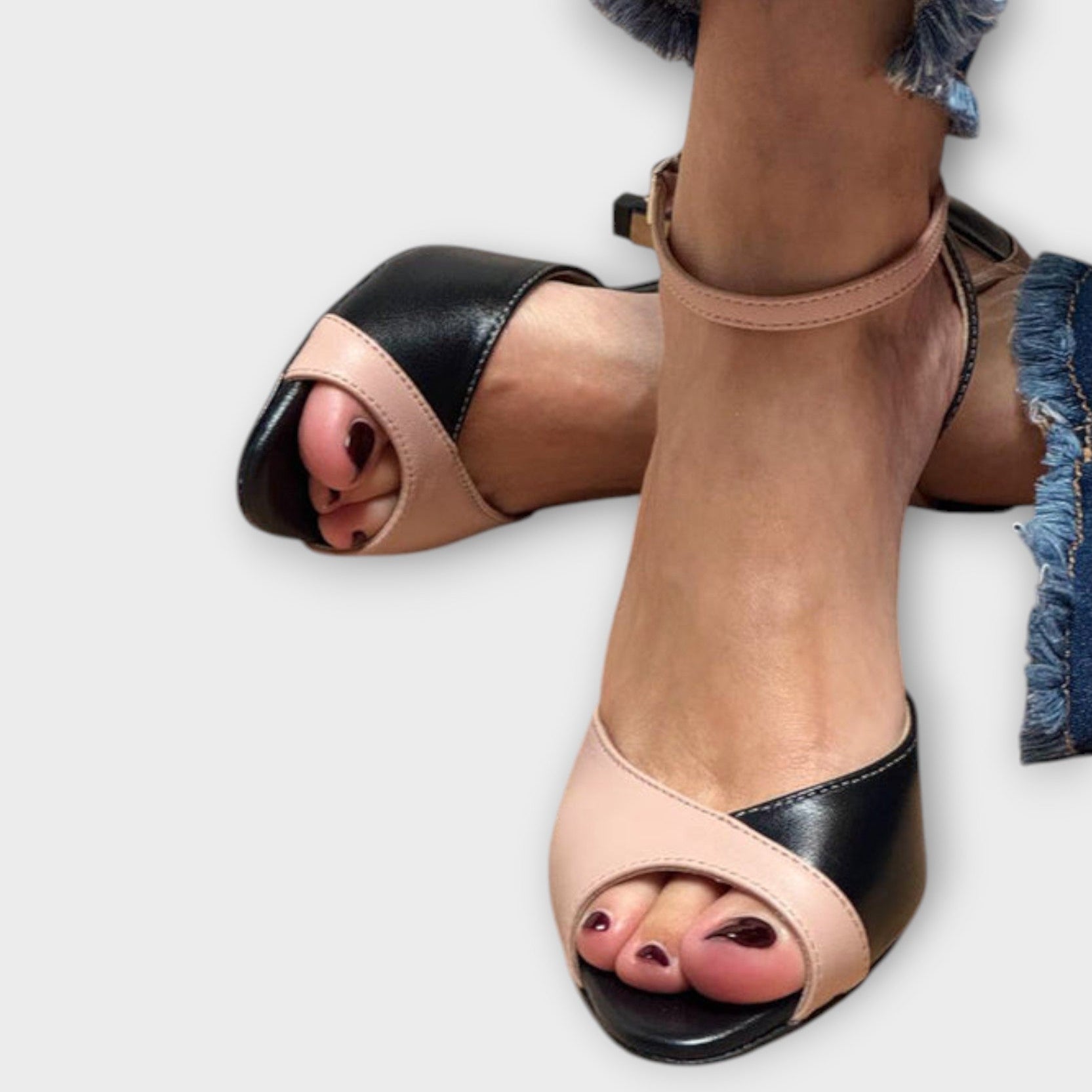 Noirella – Elegância Bicolor em Rosa